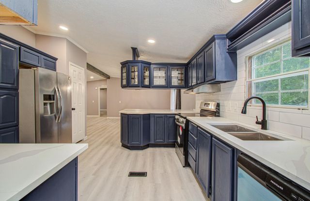 272 Lone Pine Drive, Huffman, TX 77336
