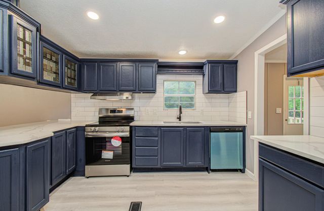 272 Lone Pine Drive, Huffman, TX 77336