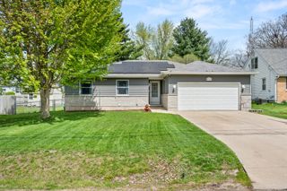 323 W CHURCH Street, Genoa, IL 60135