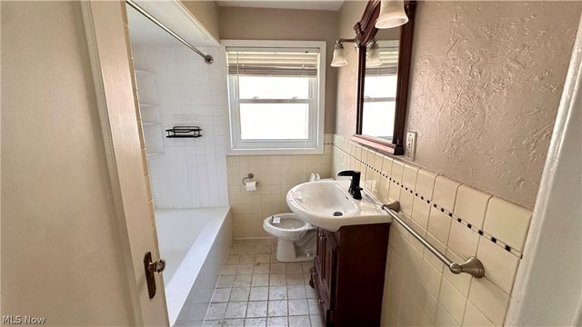 275 E 210th Street, Euclid, OH 44123