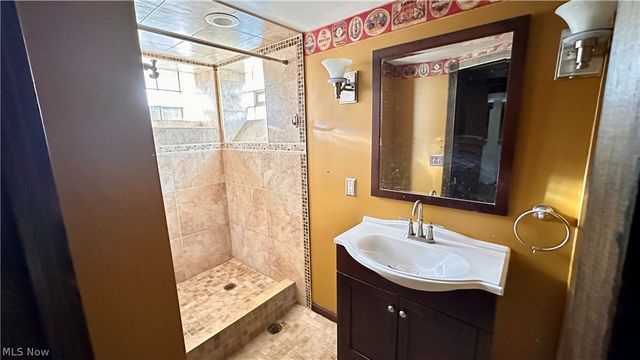 275 E 210th Street, Euclid, OH 44123