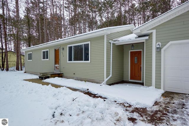4619 Lakepine Drive, Traverse City, MI 49685