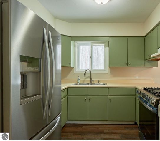 4619 Lakepine Drive, Traverse City, MI 49685