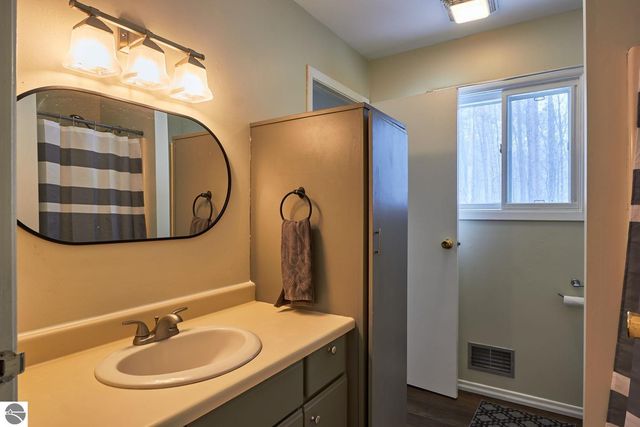 4619 Lakepine Drive, Traverse City, MI 49685