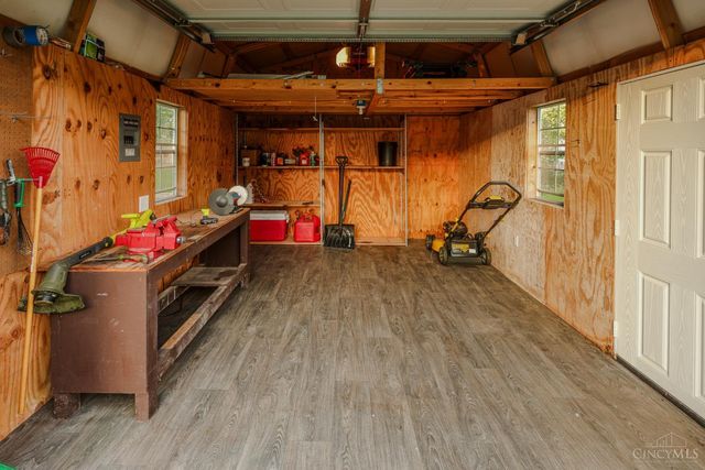 942 Pheasant Run Drive, Trenton, OH 45067