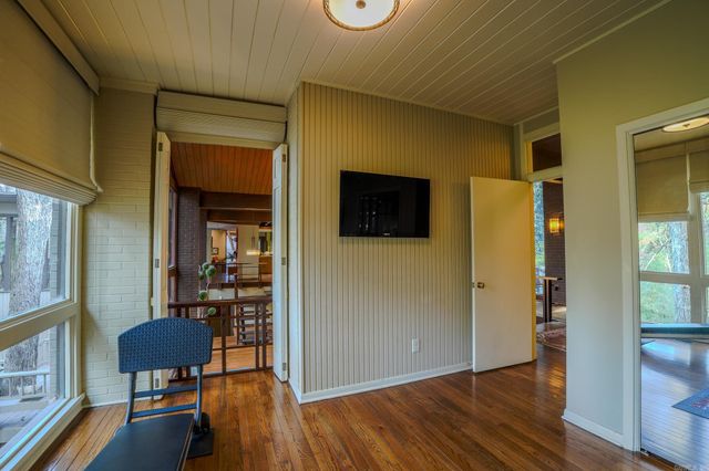 21 River Valley Road, Little Rock, AR 72227