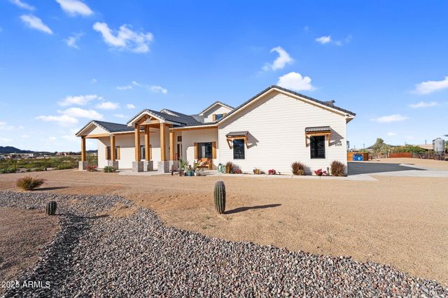 2304 W SILVERDALE Road, San Tan Valley, AZ 85144