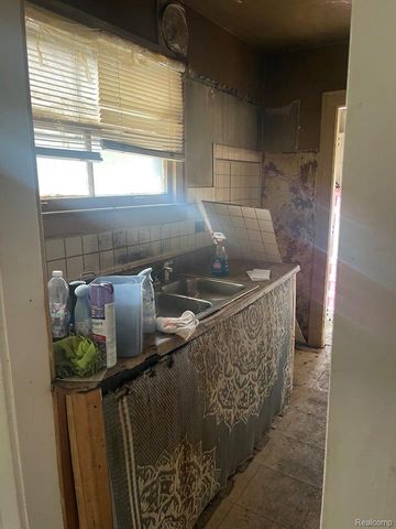 12123 Grandmont Avenue, Detroit, MI 48227