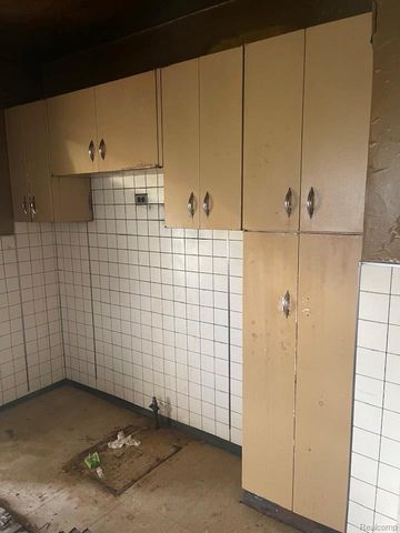 12123 Grandmont Avenue, Detroit, MI 48227