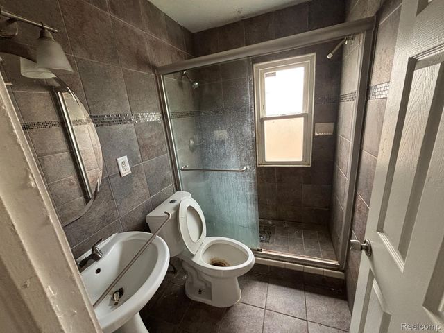16195 Robson Street, Detroit, MI 48235