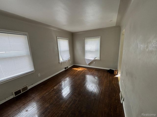 16195 Robson Street, Detroit, MI 48235