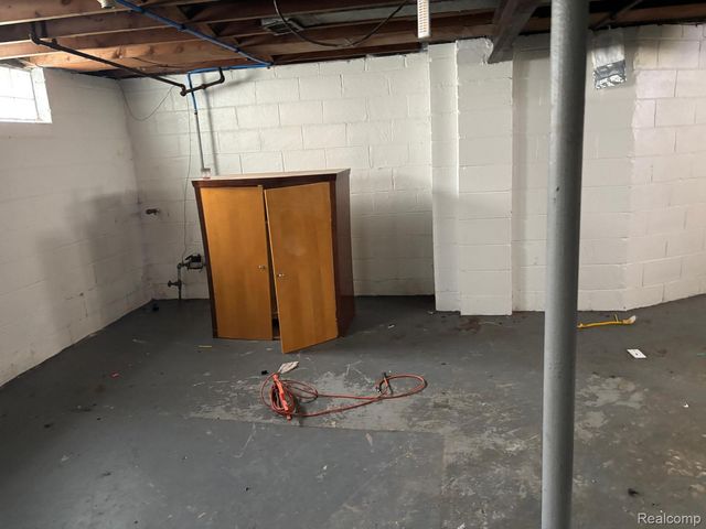 16195 Robson Street, Detroit, MI 48235