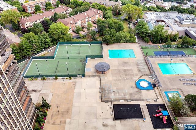 300 Winston 2922, Cliffside Park, NJ 07010