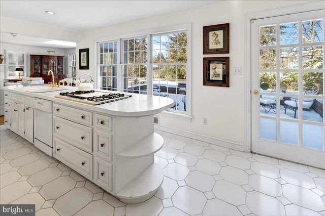 300 WESTERN WAY, Princeton, NJ 08540