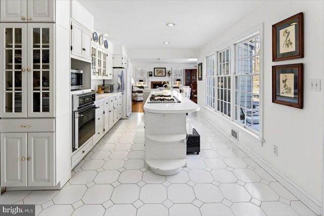 300 WESTERN WAY, Princeton, NJ 08540