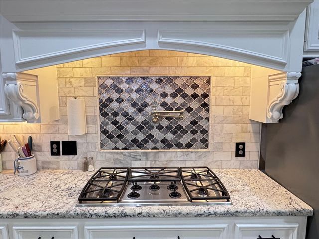 707 Fairway Oaks, Conroe, TX 77302