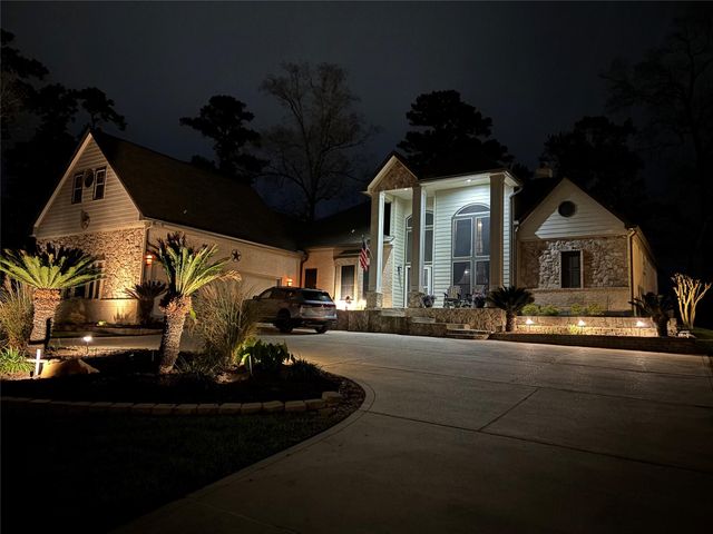 707 Fairway Oaks, Conroe, TX 77302