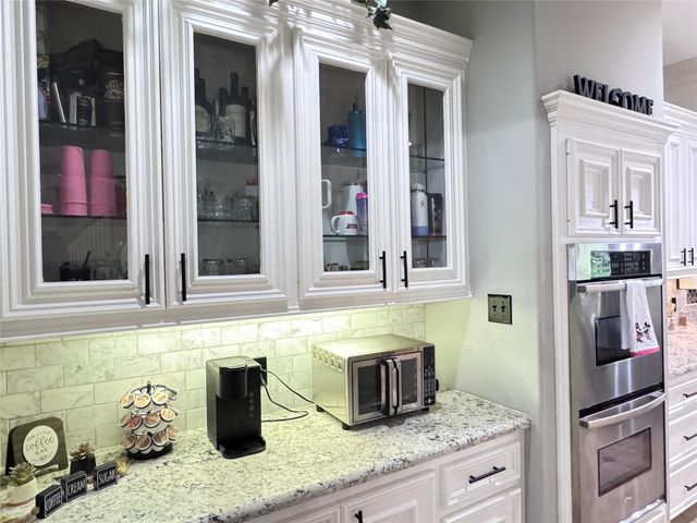 707 Fairway Oaks, Conroe, TX 77302