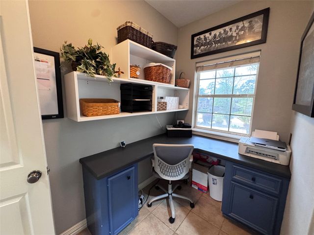 707 Fairway Oaks, Conroe, TX 77302