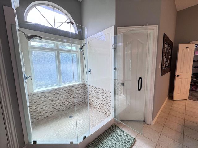 707 Fairway Oaks, Conroe, TX 77302