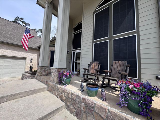 707 Fairway Oaks, Conroe, TX 77302