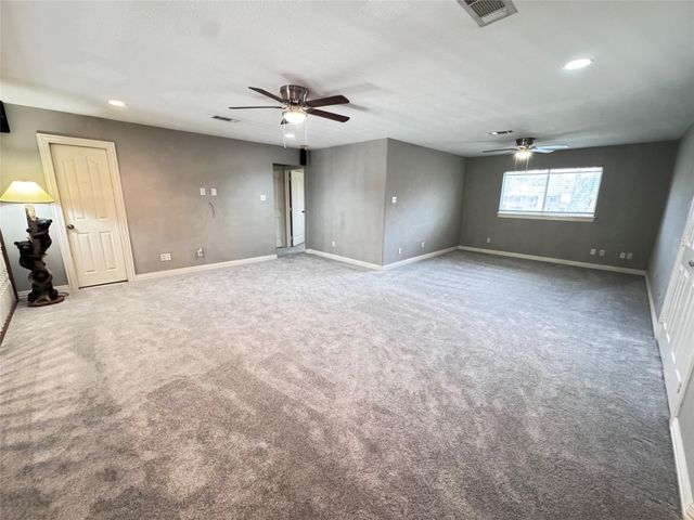 707 Fairway Oaks, Conroe, TX 77302