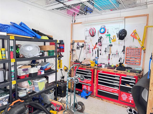 707 Fairway Oaks, Conroe, TX 77302