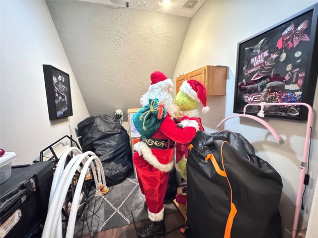 707 Fairway Oaks, Conroe, TX 77302