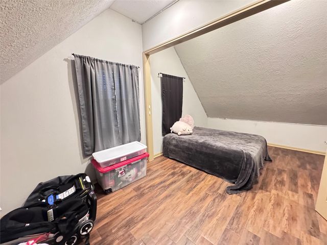 707 Fairway Oaks, Conroe, TX 77302