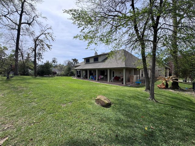 707 Fairway Oaks, Conroe, TX 77302