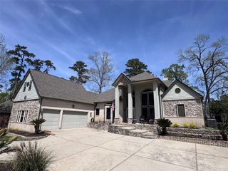707 Fairway Oaks, Conroe, TX 77302