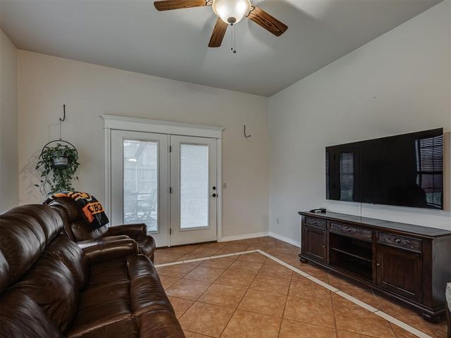 908 N Justin Drive, Yukon, OK 73099