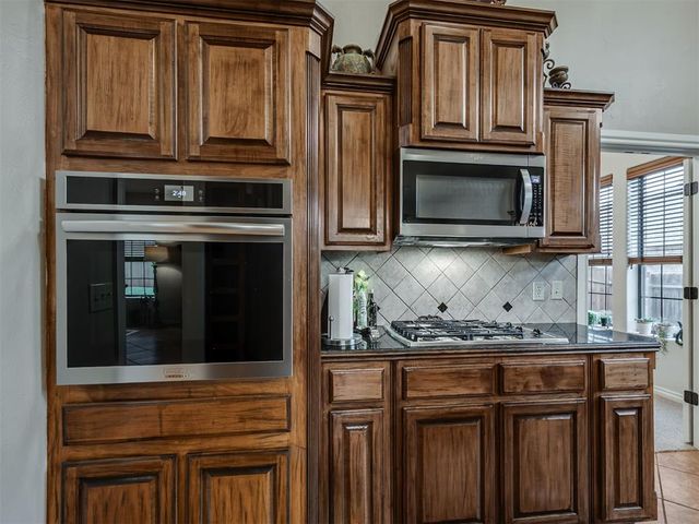 908 N Justin Drive, Yukon, OK 73099