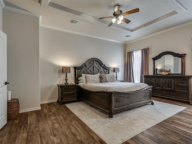 908 N Justin Drive, Yukon, OK 73099