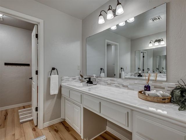 908 N Justin Drive, Yukon, OK 73099