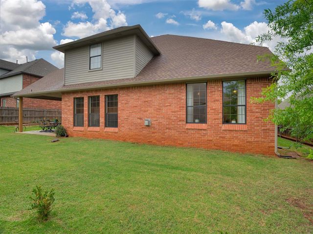 908 N Justin Drive, Yukon, OK 73099