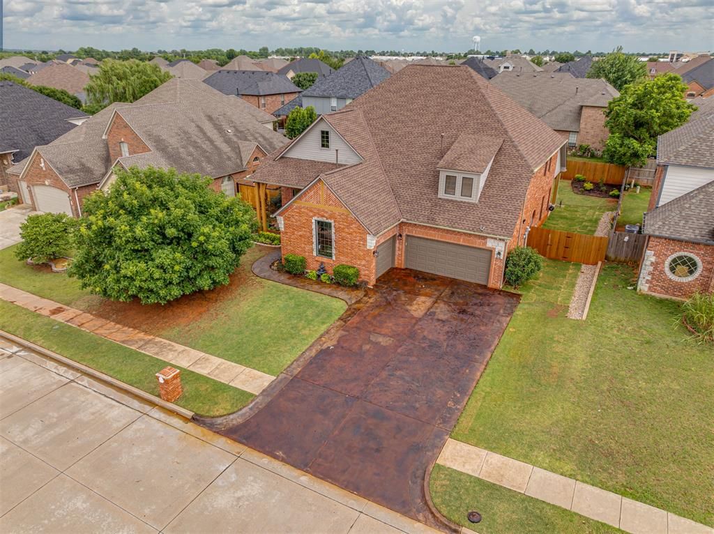 908 N Justin Drive, Yukon, OK 73099