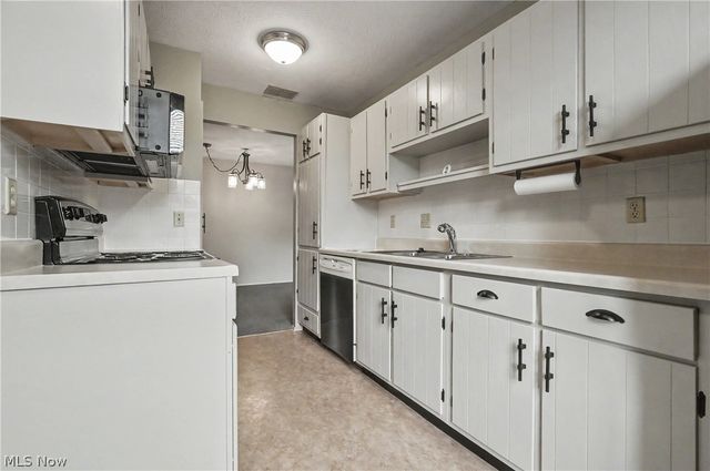 3066 Kent Road 301, Stow, OH 44224