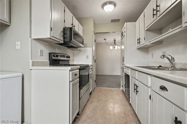 3066 Kent Road 301, Stow, OH 44224