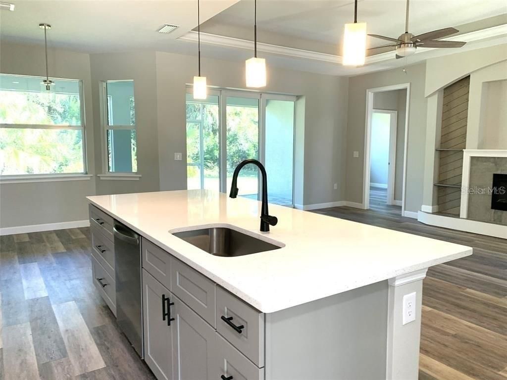 Image 18 of property listing at 7194 PINEDALE DRIVE, Port Charlotte, FL 33981