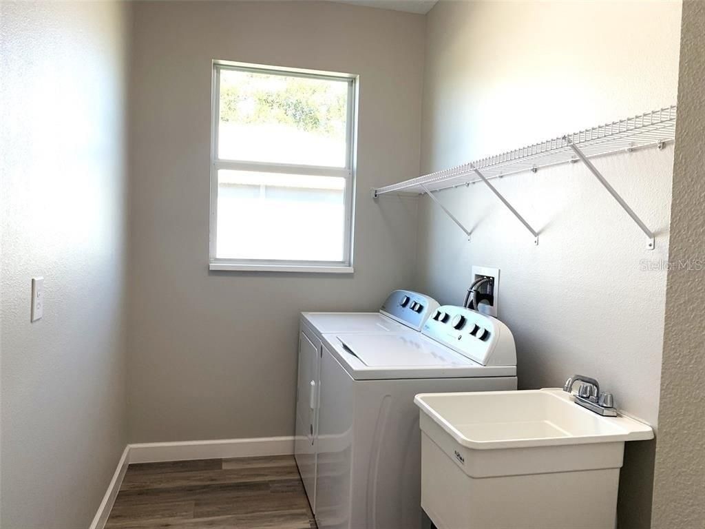 Image 10 of property listing at 7194 PINEDALE DRIVE, Port Charlotte, FL 33981