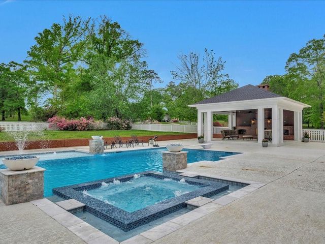 3029 W Us Highway 190 W, Woodville, TX 75979