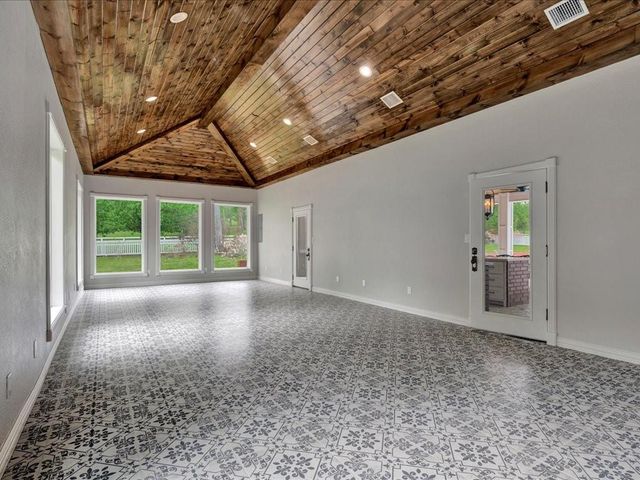 3029 W Us Highway 190 W, Woodville, TX 75979