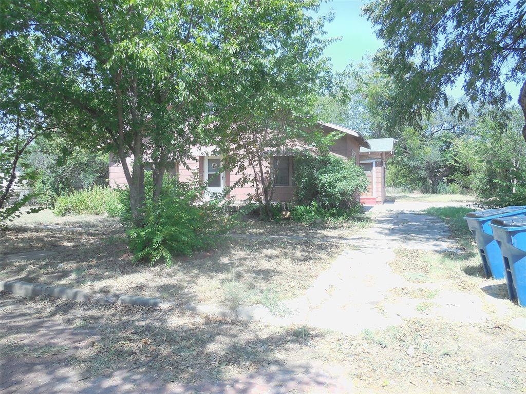 1102 W 7th Street, Cisco, TX 76437