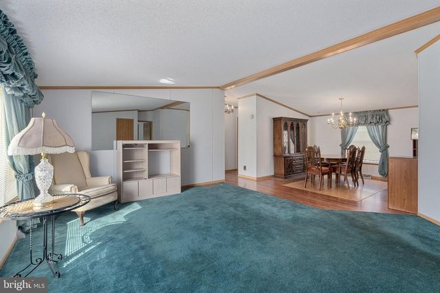 183 GREENBRIAR DR S, Bath, PA 18014