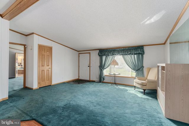 183 GREENBRIAR DR S, Bath, PA 18014