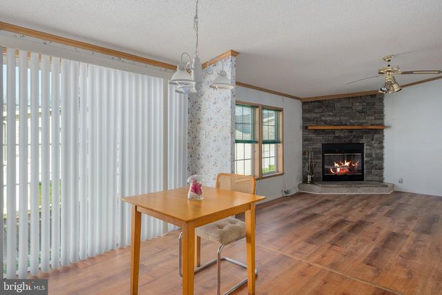 183 GREENBRIAR DR S, Bath, PA 18014