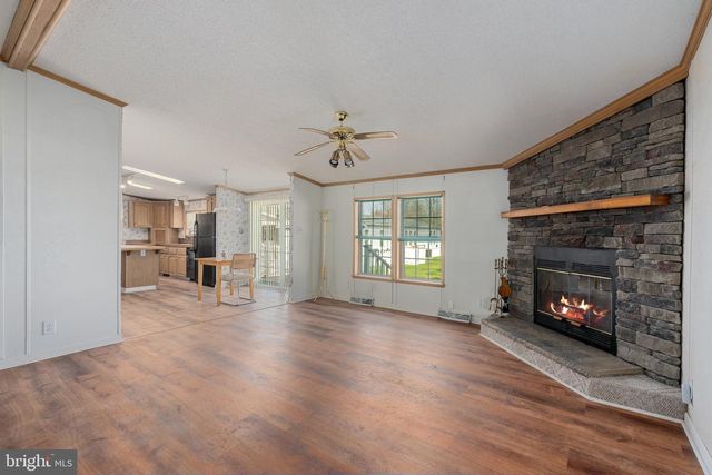 183 GREENBRIAR DR S, Bath, PA 18014