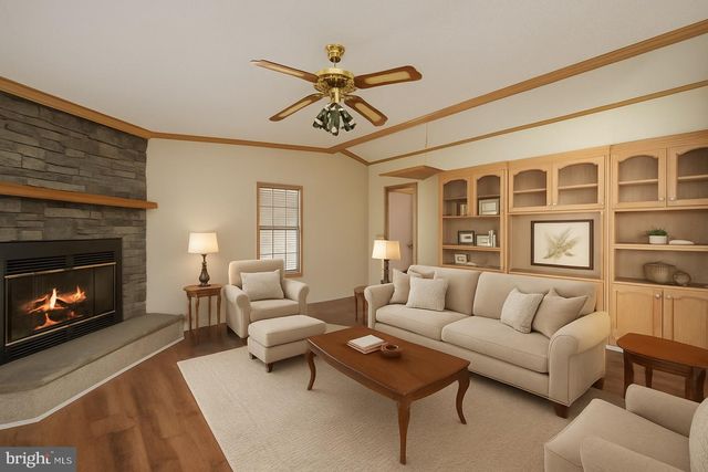 183 GREENBRIAR DR S, Bath, PA 18014