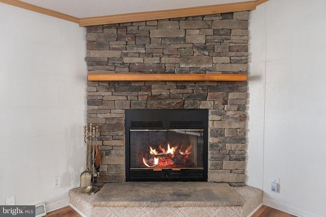 183 GREENBRIAR DR S, Bath, PA 18014